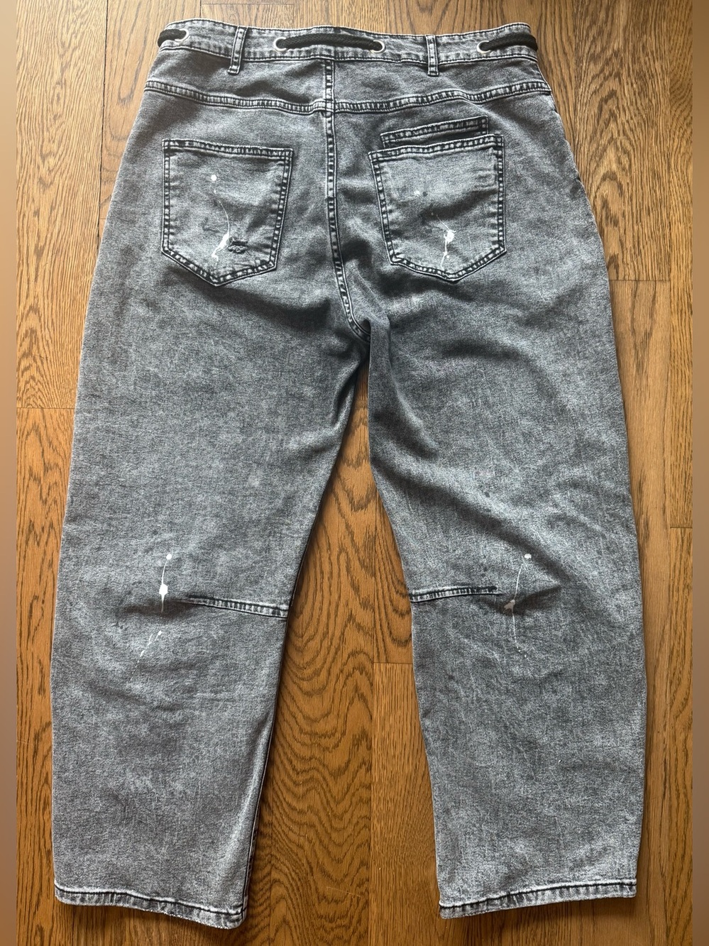 Distressed Wide-Leg Paint-Splatter Barrel Jeans in Washed Black. Like New. L - Picture 5 of 8